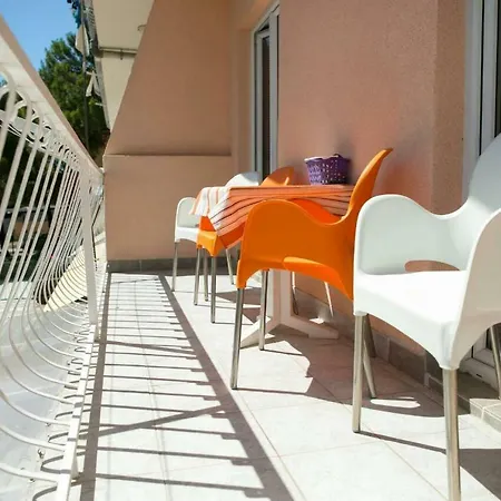 Isabella * マカルスカ