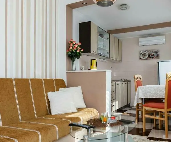 Isabella Apartman Makarska